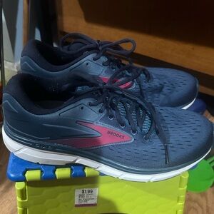 Women’s Brooks Dyad 11 Running Shoes